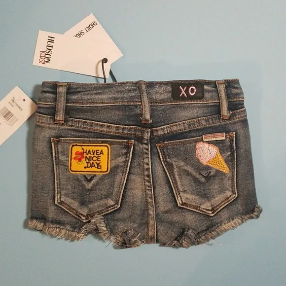 NWT Girls Hudson Jean Shorts with Patches - Picture 2 of 7